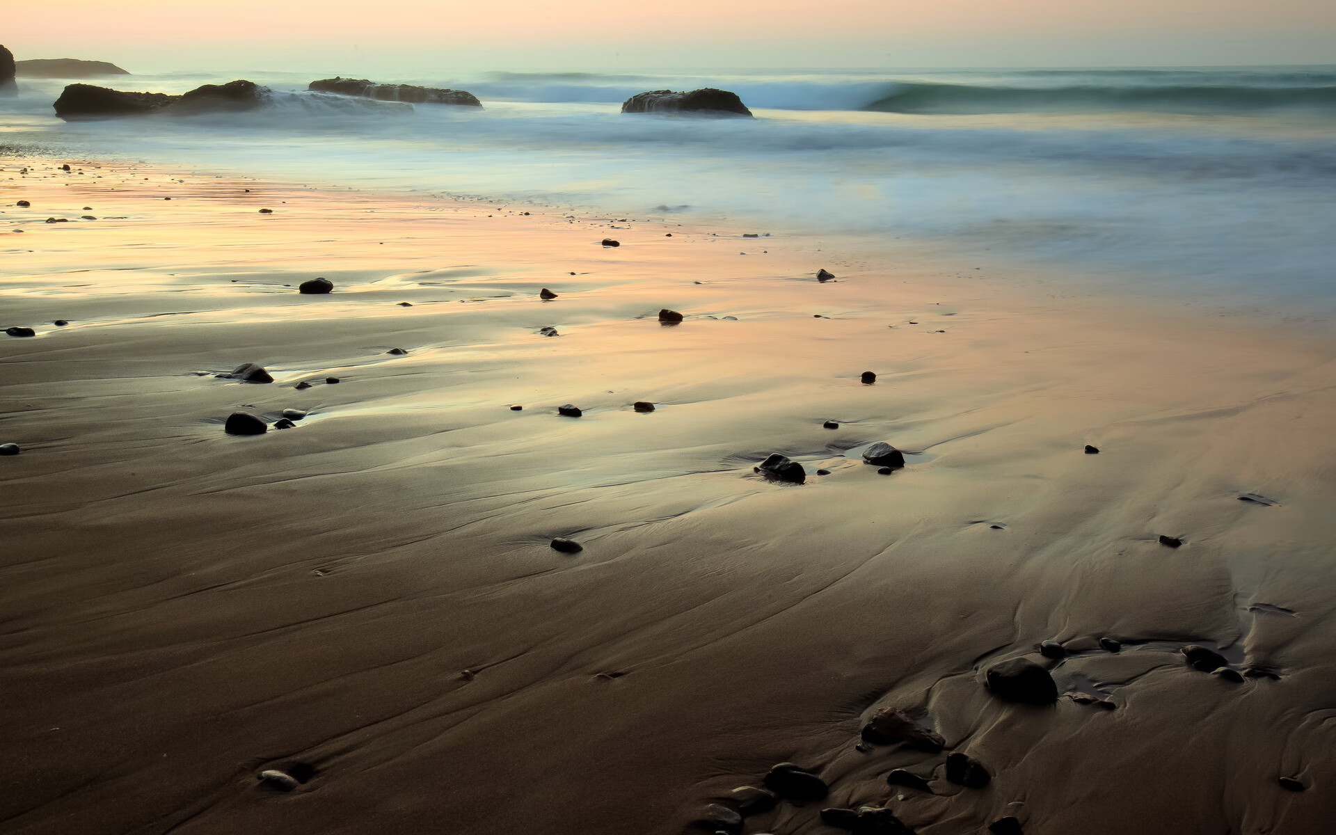 足球高于一切，当战火之外的赛场为人类之光加冕